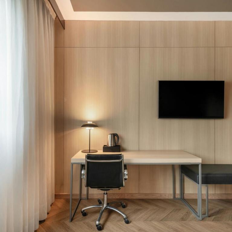 AC Hotel Bologna by Marriott - Camera Standard Plus con 1 Letto King-Size - 4