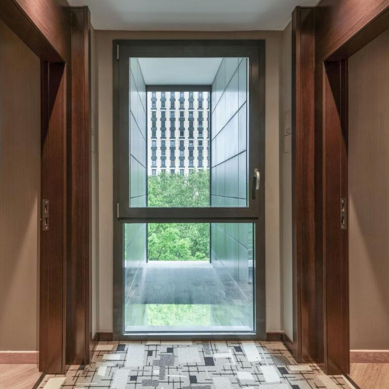 AC Hotel Bologna by Marriott - Standard Connecting Family Room - Corner - 2