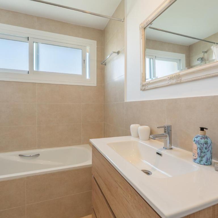 Balcón del Puerto - Apartamento Deluxe de 2 dormitorios con vistas al mar - 13