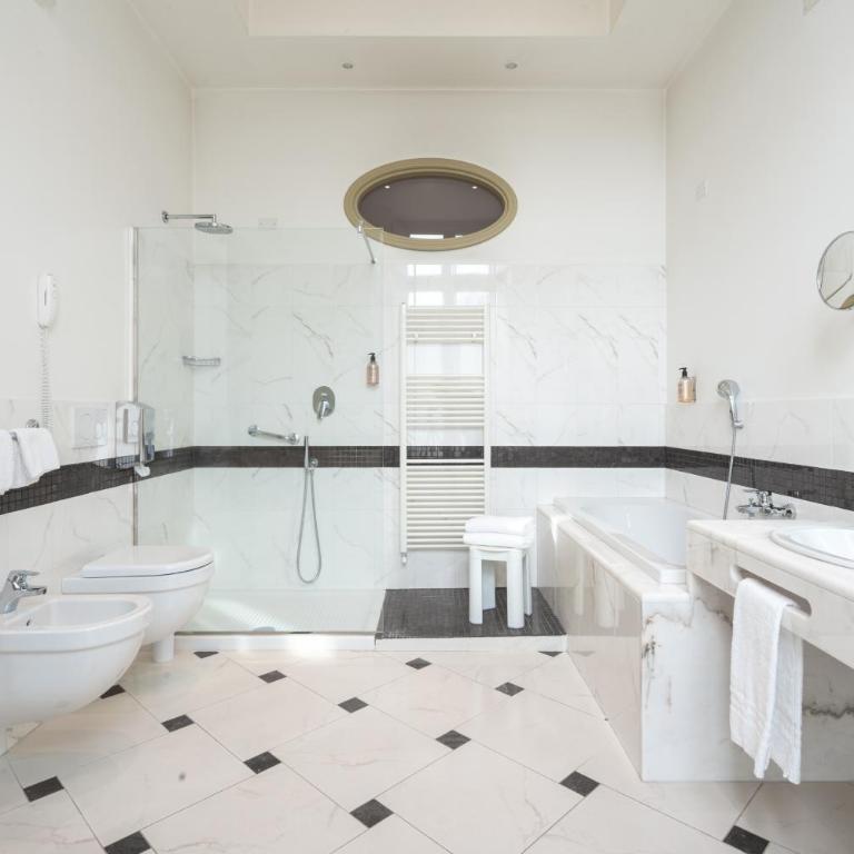 Hotel Roma e Rocca Cavour - Suite - 1