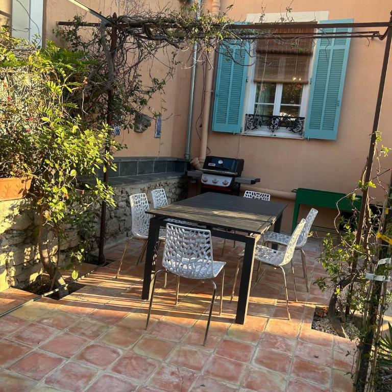 Large 4BR Cannes Villa w Private Garden - Villa - 2
