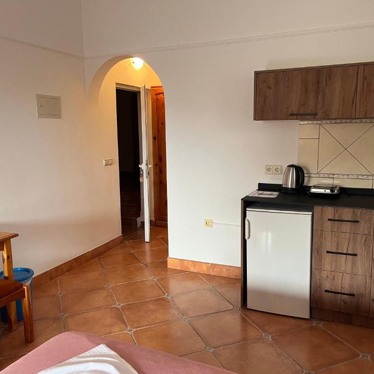 Beach House Noki 1 - Četvorokrevetna Soba sa Balkonom - 9
