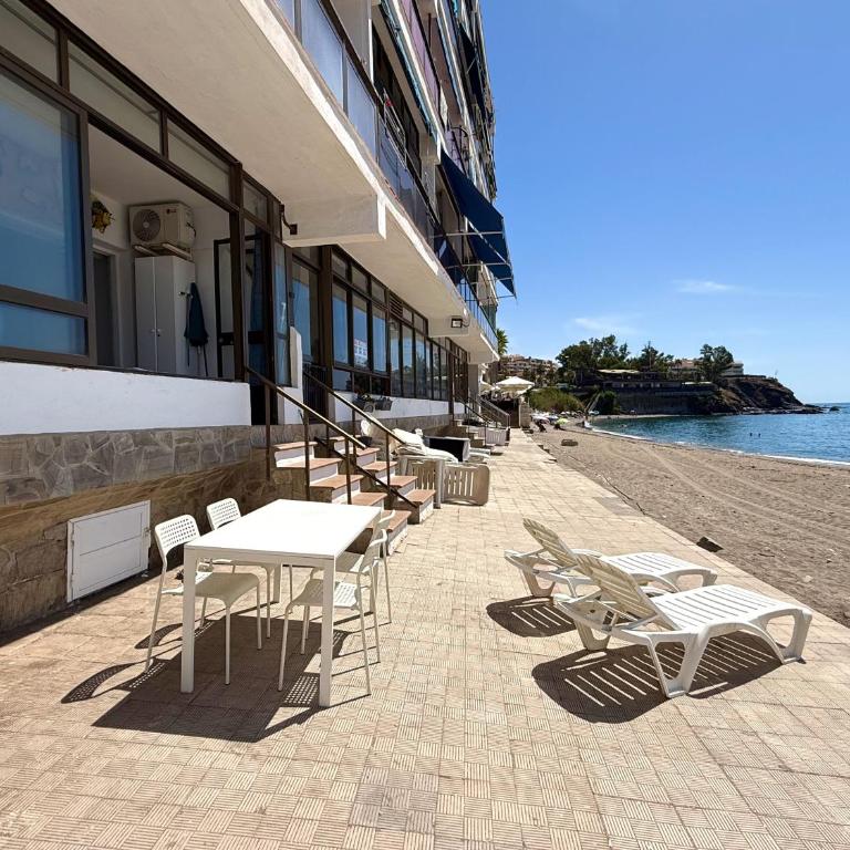 Malibu Beachfront Terrace - One-Bedroom Apartment with Sea View and Terrace - 4