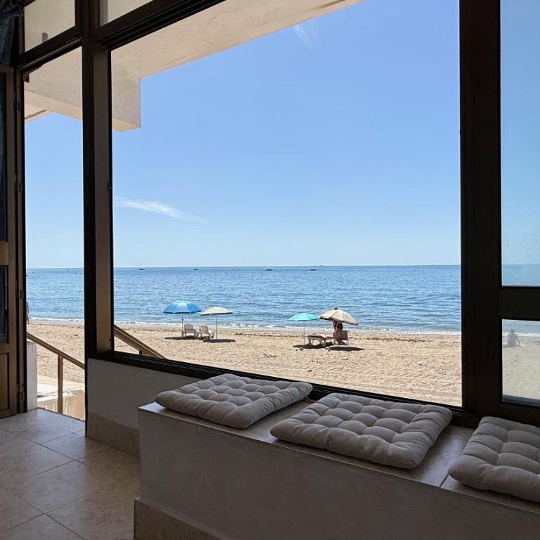 Malibu Beachfront Terrace - One-Bedroom Apartment with Sea View and Terrace - 8