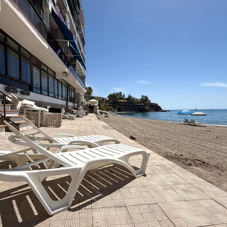 Malibu Beachfront Terrace - One-Bedroom Apartment with Sea View and Terrace - 22