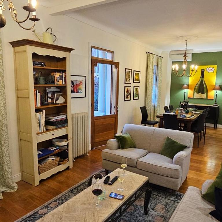 Large 4BR Cannes Villa w Private Garden - Villa - 10