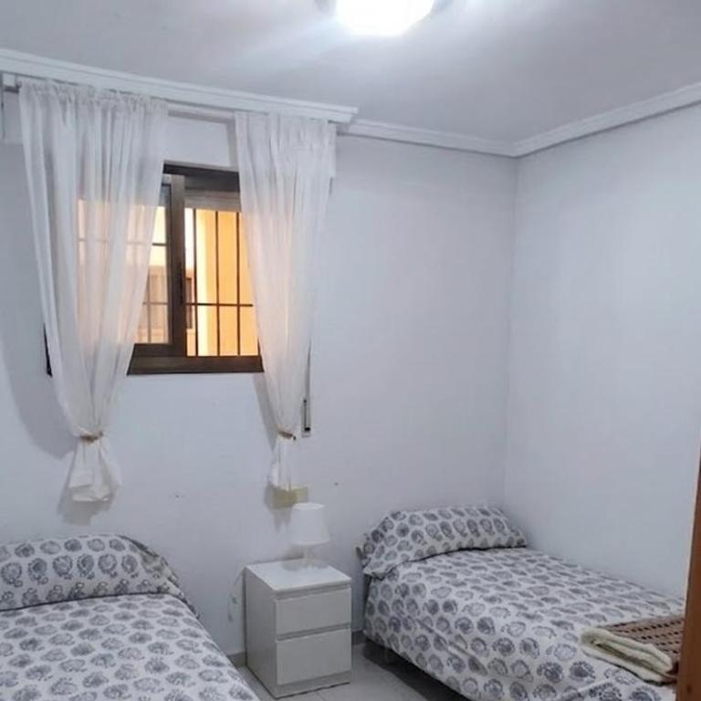 Apartamento primera linea con vistas al mar y montaña - Apartamento de 2 dormitorios con balcón y vistas al mar - 10
