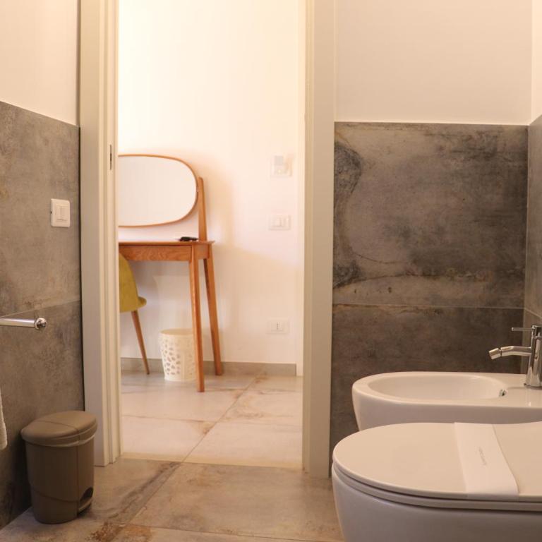 De LoCa Rooms - Camera King con Balcone - 35