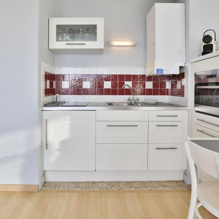 Escale Bleue - Studio with Sea View - 4