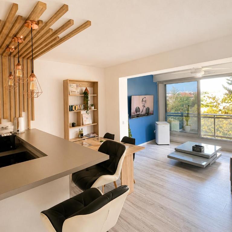 Apt Golfe Juan - 5min des plages - Parking privée - Piscine Rooftop - Appartement 1 Chambre - 20
