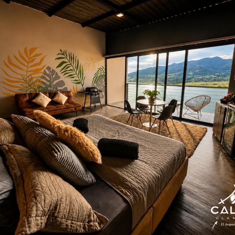 Calima Glamping - El Despertar de las Aves - Habitación Doble Deluxe con vistas al lago - 1 o 2 camas - 2