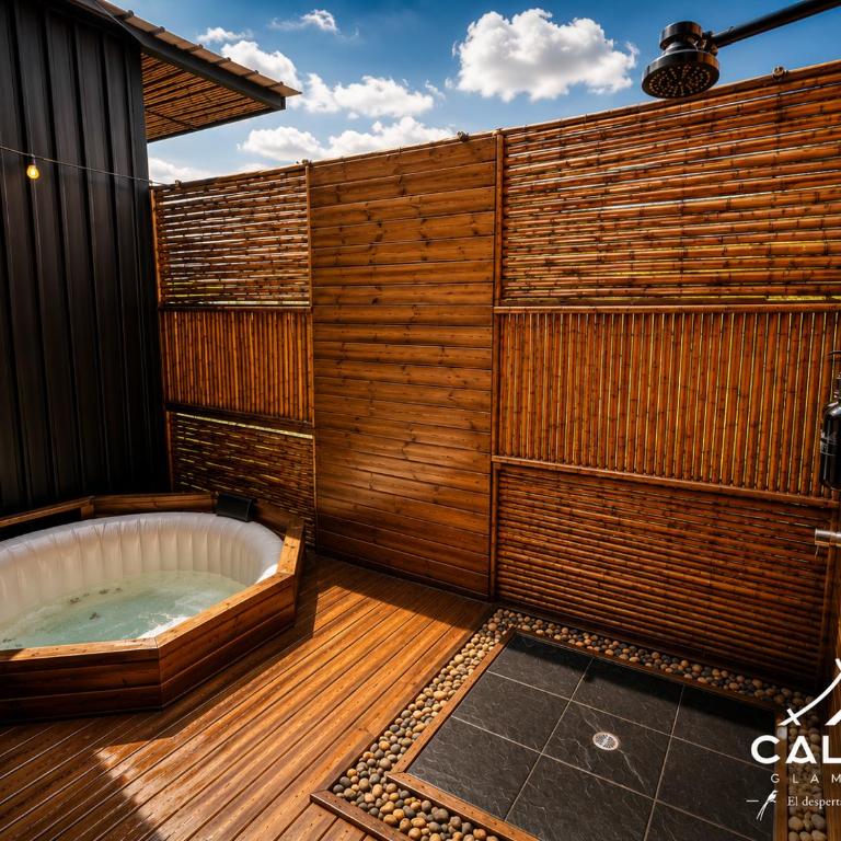 Calima Glamping - El Despertar de las Aves - Habitación Doble Deluxe con vistas al lago - 1 o 2 camas - 5
