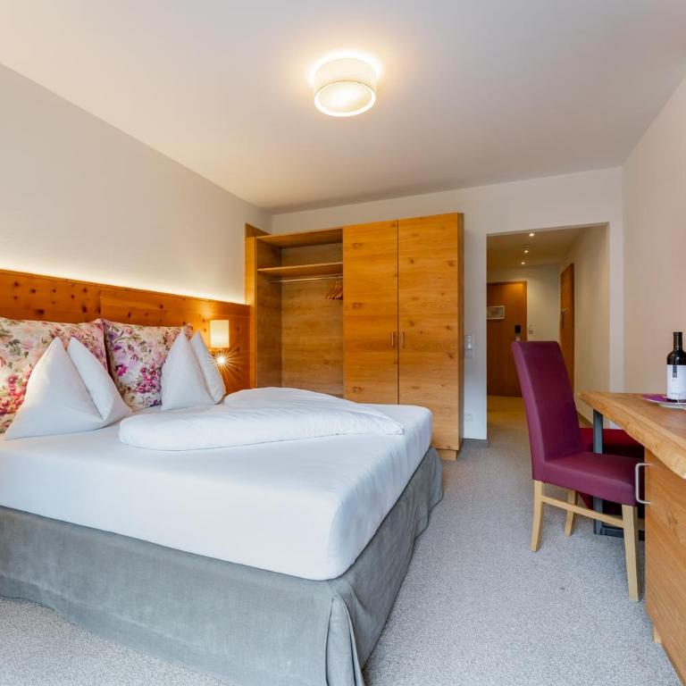 Hotel Stadt Wien - Doppelzimmer mit Balkon - 3