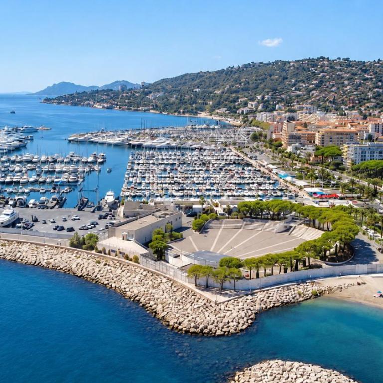 Apt Golfe Juan - 5min des plages - Parking privée - Piscine Rooftop - Appartement 1 Chambre - 27