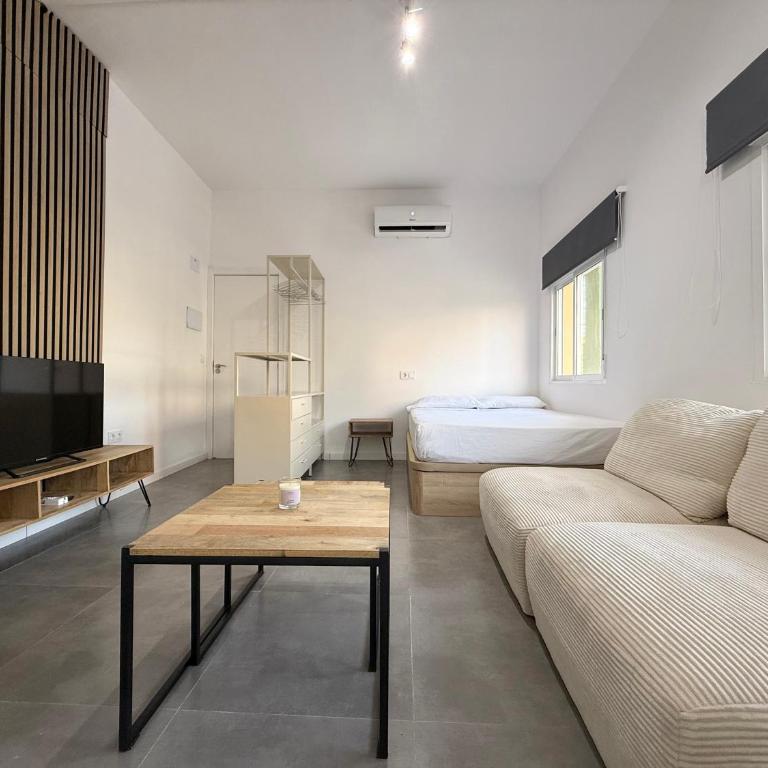 Nova Suites - Los Boliches & Beach - Standard Studio - 10