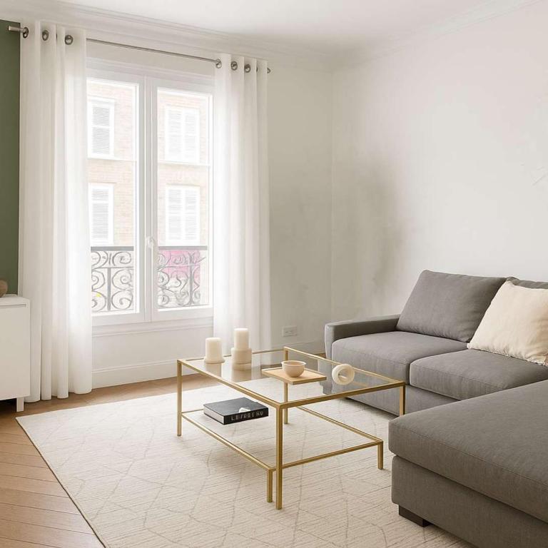 Spacious & chic flat with elevator access - Paris - Appartement - 1