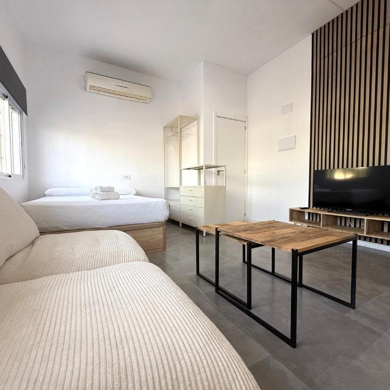 Nova Suites - Los Boliches & Beach - Standard Studio - 3