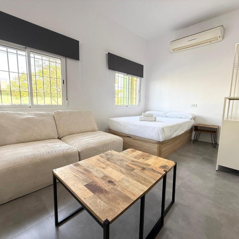 Nova Suites - Los Boliches & Beach - Standard Studio - 1
