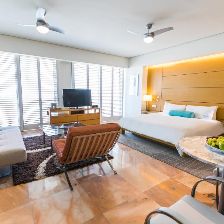 Palacio Mundo Imperial Riviera Diamante Acapulco - Junior Suite mit Kingsize-Bett und Blick auf das Resort - 1