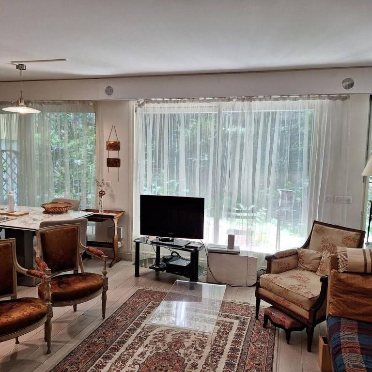 Salle - KP - Appartement avec jardin - Paris 6ème - Appartement - 1