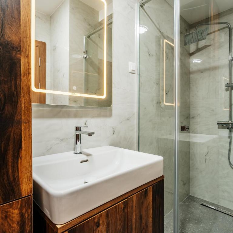 Central Apartments Budva - Apartman sa Pogledom na Grad - 17