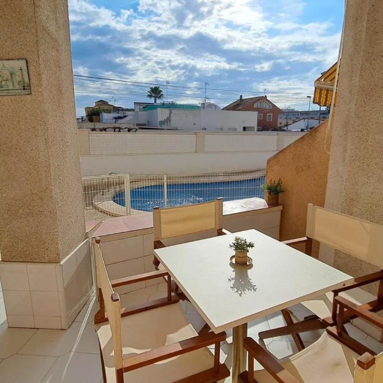 Cozy Apartment in Torrevieja, Within Walking Distance of the Seafront and Amenities - Apartment mit 2 Schlafzimmern - 9