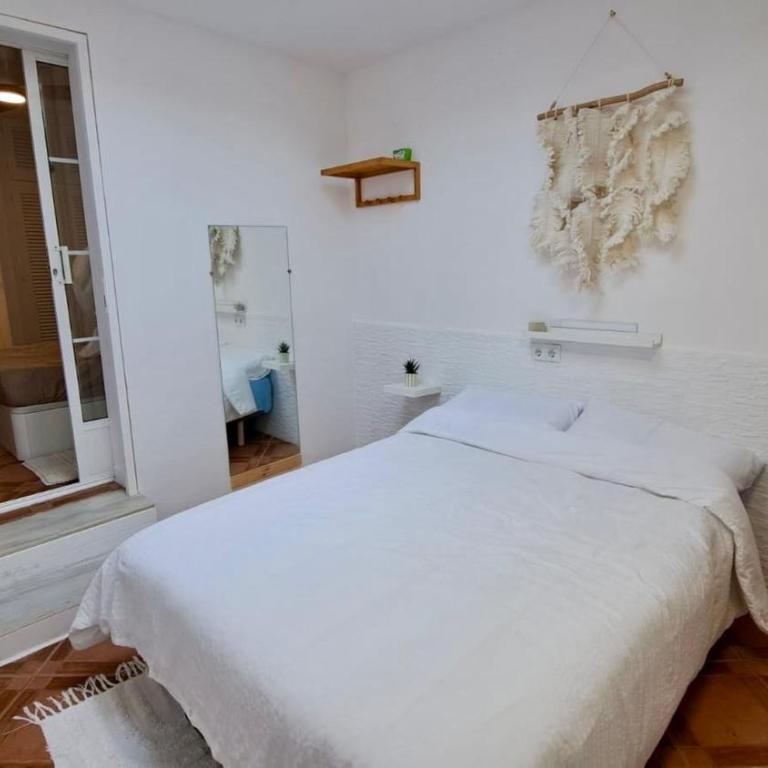 Cozy Apartment in Torrevieja, Within Walking Distance of the Seafront and Amenities - Apartment mit 2 Schlafzimmern - 13