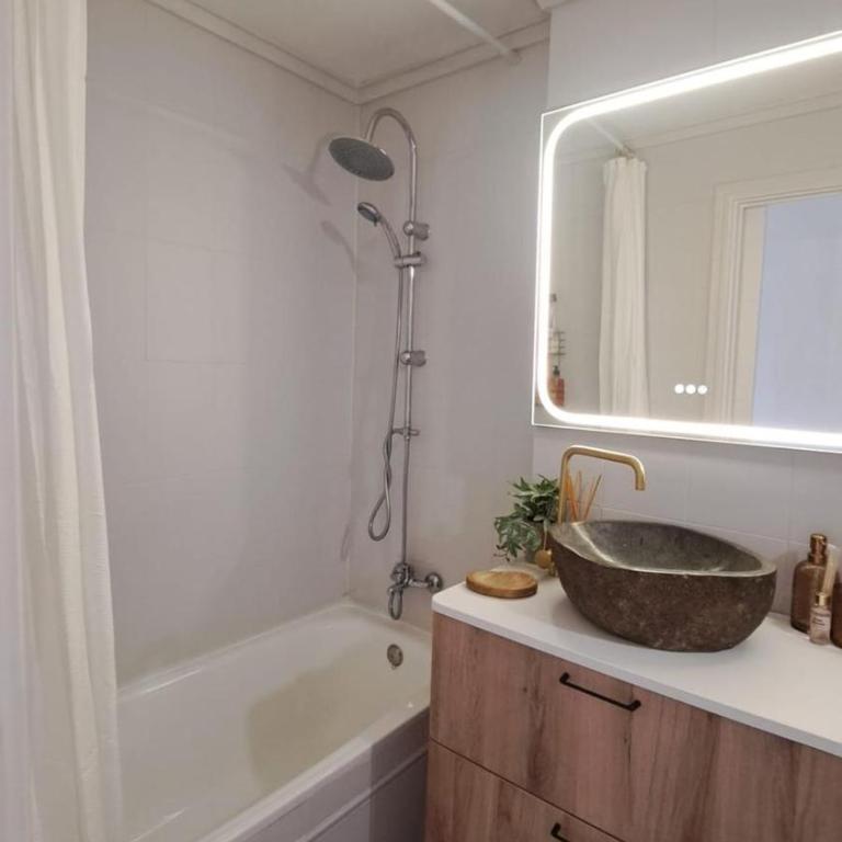 Cozy Apartment in Torrevieja, Within Walking Distance of the Seafront and Amenities - Apartment mit 2 Schlafzimmern - 20