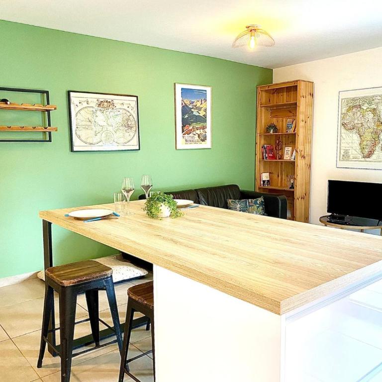 Astoria - parking, jardin et terrasse - One-Bedroom Apartment - 15