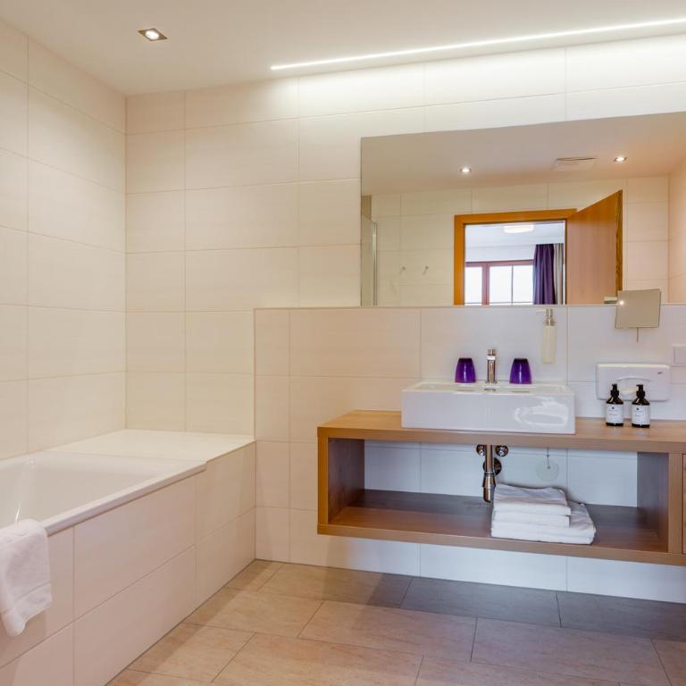 Hotel Stadt Wien - Comfort Suite mit 2 Schlafzimmern und Balkon - 6