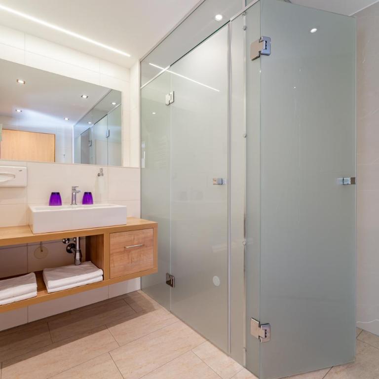 Hotel Stadt Wien - Comfort Suite mit 2 Schlafzimmern und Balkon - 4