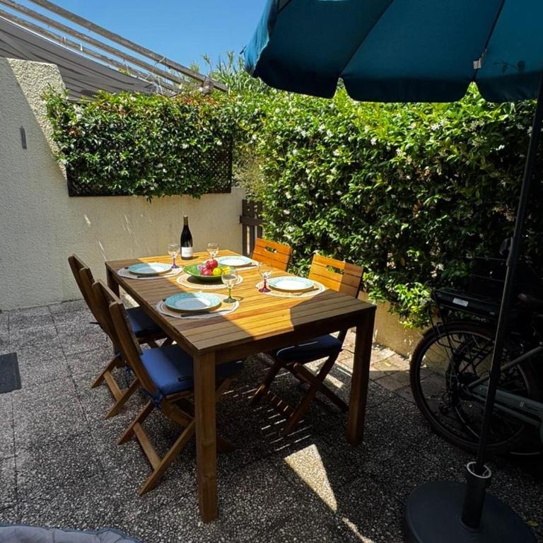 Pavillon lumineux avec terrasse à 500m de la plage, parking sécurisé, 6 couchages - FR-1-732-52 - Maison de Vacances - 14