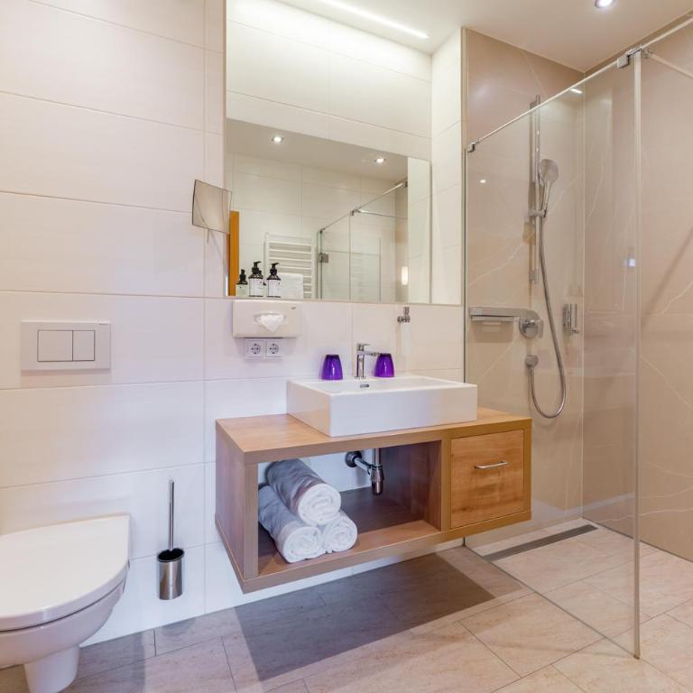 Hotel Stadt Wien - Deluxe Suite mit 2 Schlafzimmern und Balkon - 6
