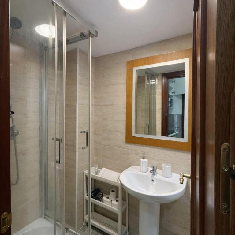 Amplio apartamento en Malasaña con aire acondicionado - Apartamento de 3 dormitorios - 4