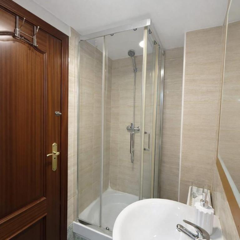 Amplio apartamento en Malasaña con aire acondicionado - Apartamento de 3 dormitorios - 12