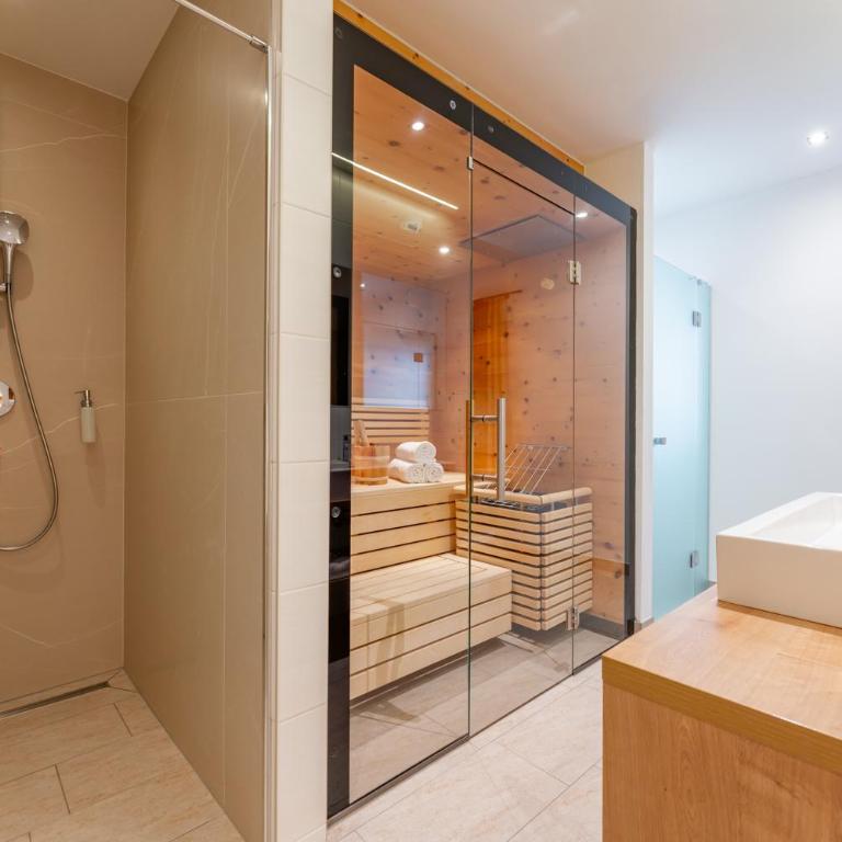 Hotel Stadt Wien - Deluxe Suite mit 1 Schlafzimmer und Balkon - 3