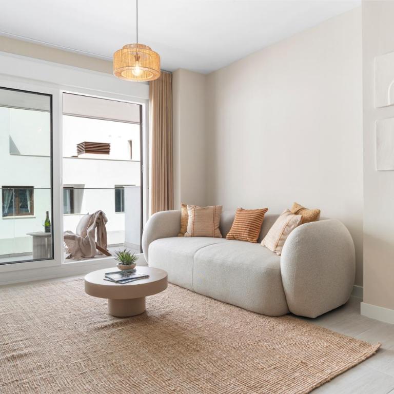 Calma Estepona - Three-Bedroom Apartment with Balcony - 26