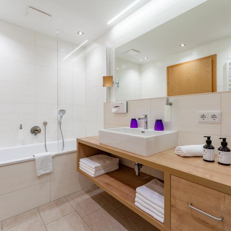 Hotel Stadt Wien - Suite mit 2 Schlafzimmern und Balkon - 6