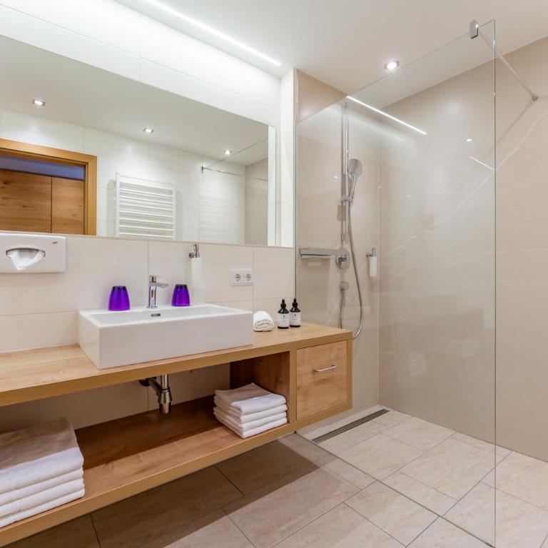 Hotel Stadt Wien - Suite mit 2 Schlafzimmern und Balkon - 5