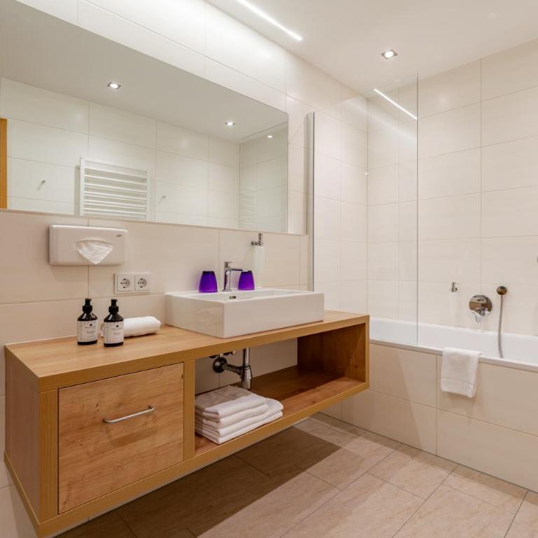 Hotel Stadt Wien - Suite mit 1 Schlafzimmer und Terrasse oder Balkon - 3