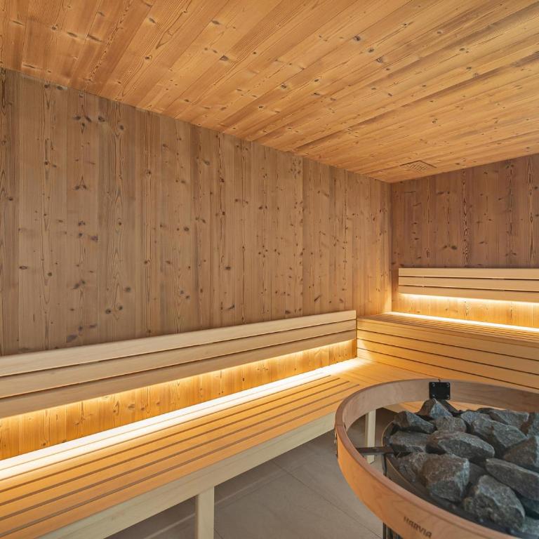 Chalet spacieux à Courchevel avec piscine et sauna - FR-1-568-27 - Chalet - 10