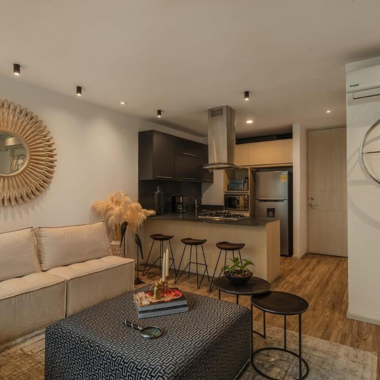 Apt en el Poblado Gym Pool y Jacuzzi - One-Bedroom Apartment - 11