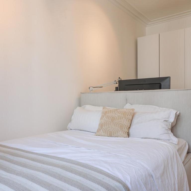 Luxurious Haussmannian Apt - Two-Bedroom Apartment - 12