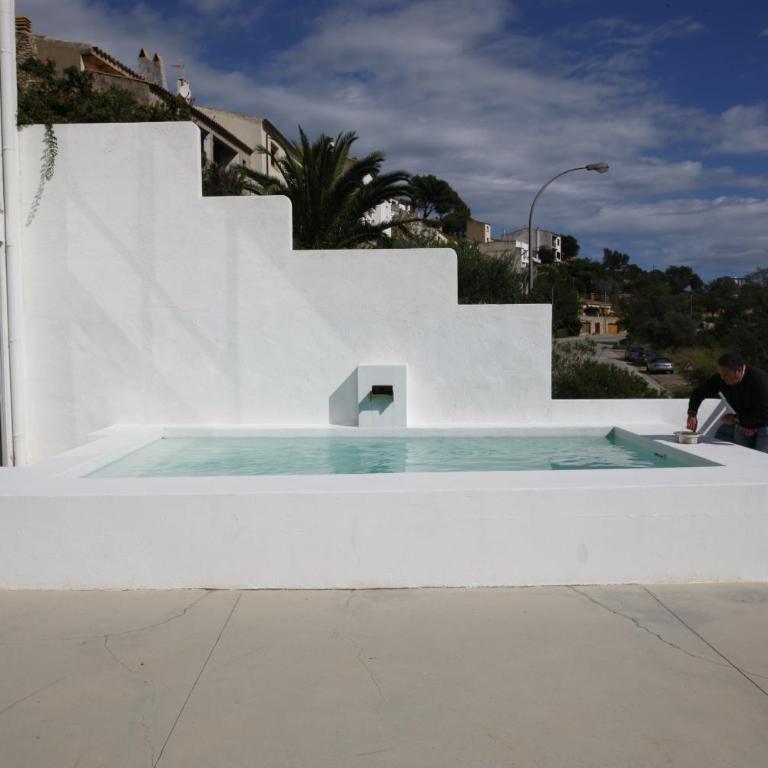 Fantástica casa con piscina y parking en el pueblo - Casa de 4 dormitorios - 30