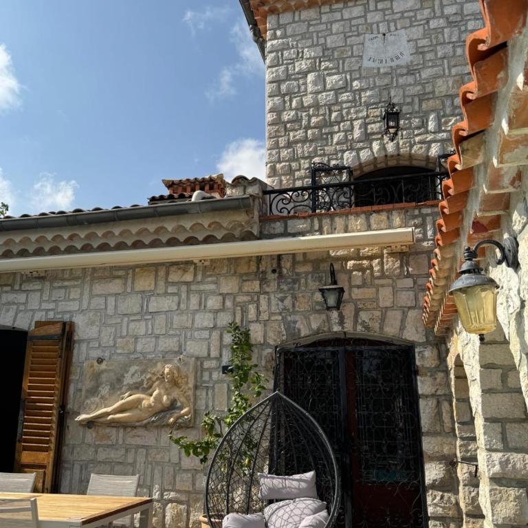 Luxury villa with exceptional pool - Villa - 37