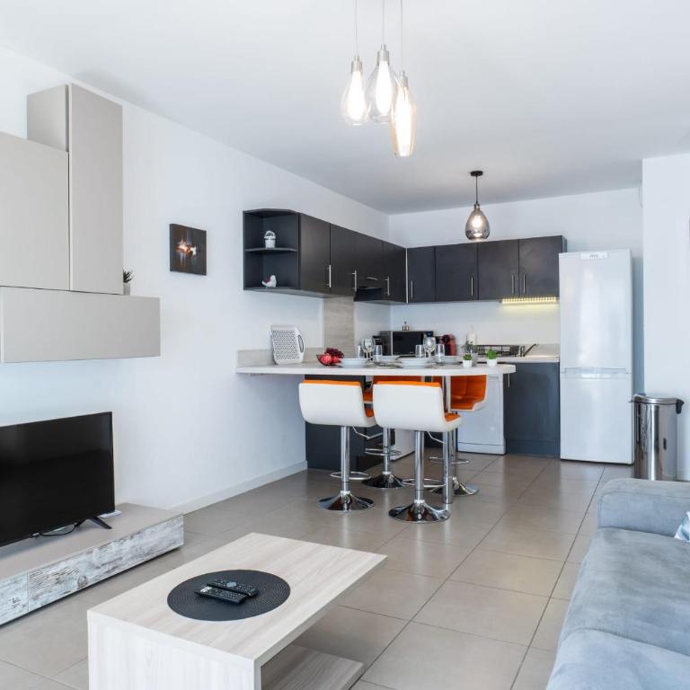1-Br apartment swimming pool 100m from the beaches - Apartment - 2