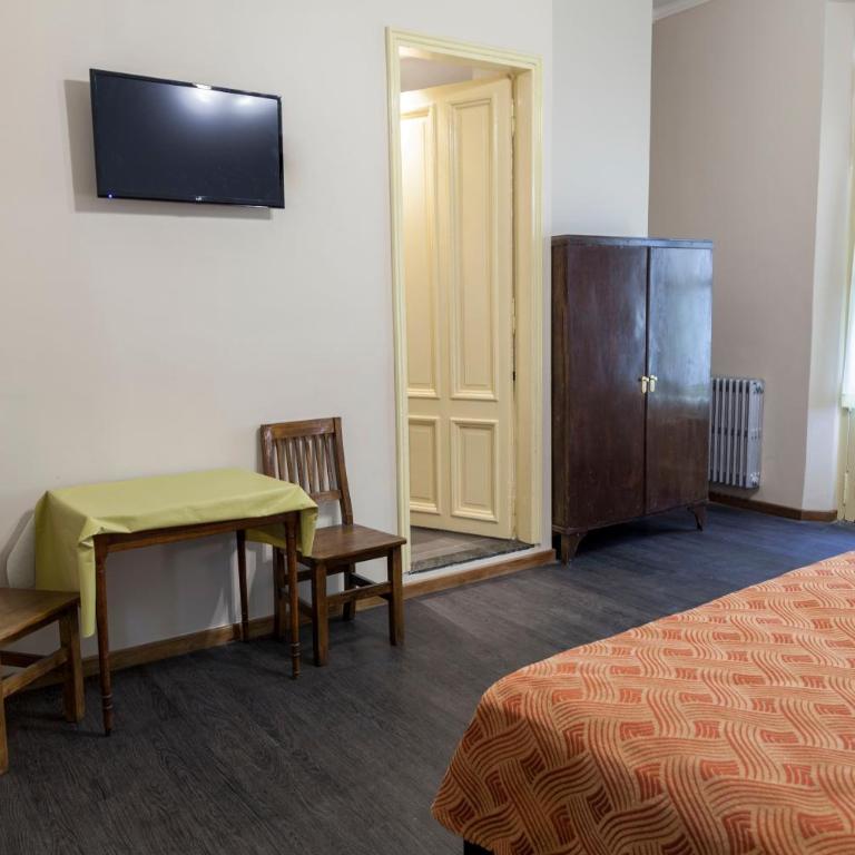 Hotel Reina - Habitación Triple Estándar - 10