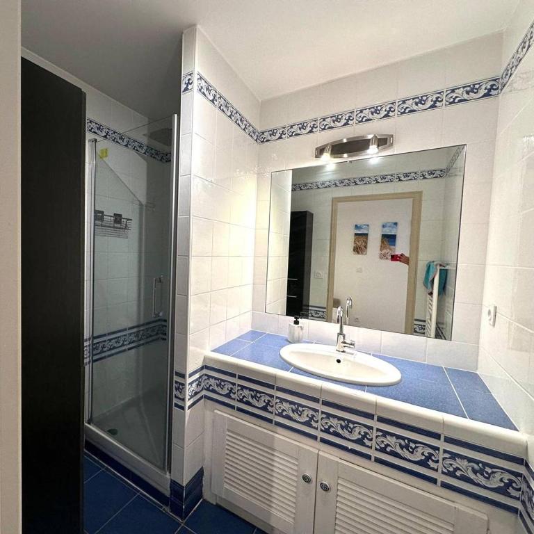 Roqgb - Appartement 2 Chambres avec Terrasse - 13