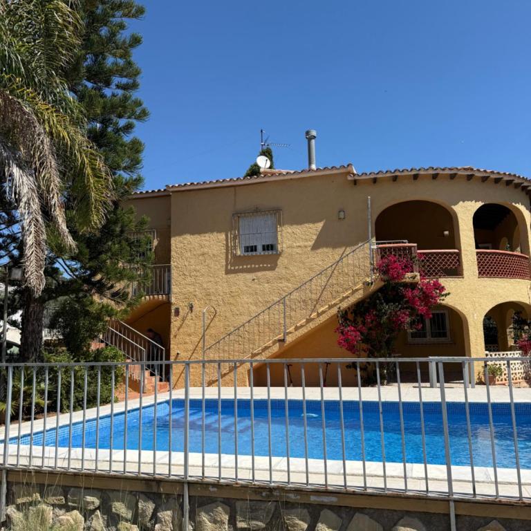 Cosy house with a private pool and garden - Chalet - 4