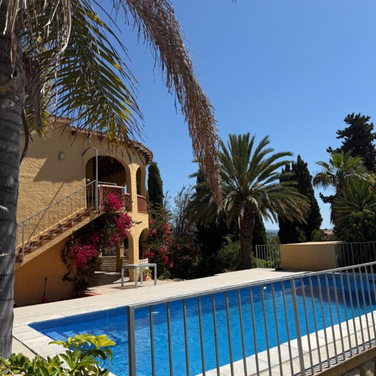 Cosy house with a private pool and garden - Chalet - 3